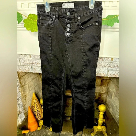 Free People split hem black jeans size 25 button fly - Picture 1 of 3